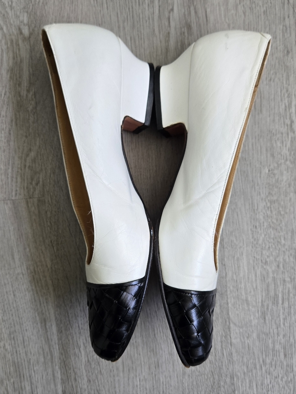 Bottega Veneta Two-Tone White Leather Heels with Black Woven Toe Size 7½ - Picture 9 of 17